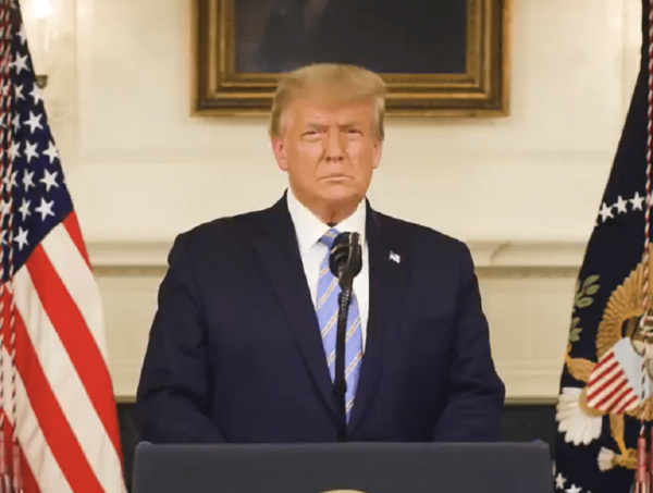 Acusan a Donald Trump de 34 cargos relacionados al pago a una exactriz · Radio Monumental 1080 AM