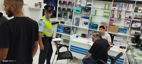 Comerciante “pirañita” se burla del Fiscal Edgar Torales y huye tras millonaria estafa - La Clave