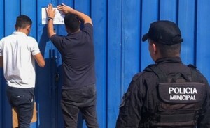 Suspenden actividades en fábrica textil por emisión de humo