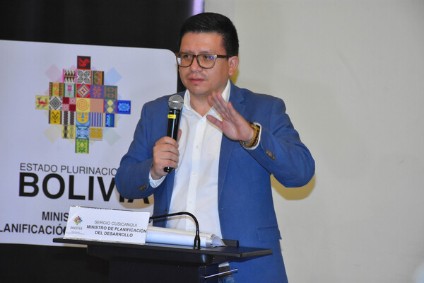 Bolivia gestiona la financiación de 146,6 millones de euros para puentes y salud - MarketData