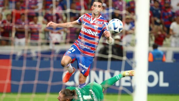 Fortaleza golea a Palestino en el Grupo H