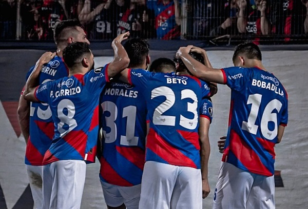 Cerro vence a Barcelona con lo justo