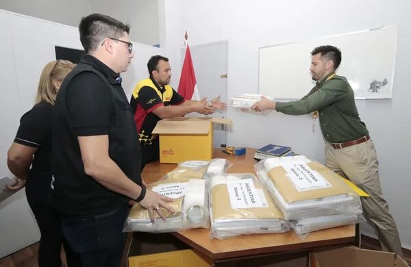 Envían maletines electorales para el voto de paraguayos en el extranjero - Política - ABC Color