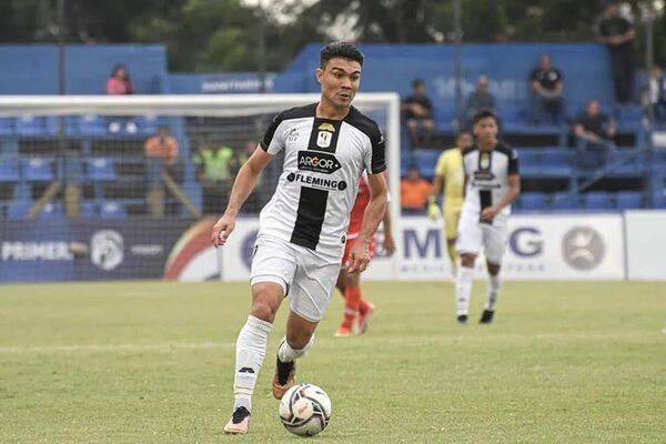 Tacuary-Bragantino: Buque en exhibición - Fútbol - ABC Color