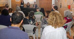 La Nación / AICA galardonó feria “Ahora o nunca” de Bettina Brizuela