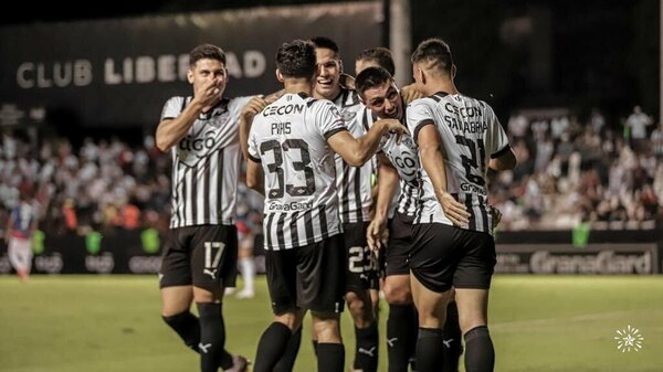 Versus / Libertad y una difícil parada ante Atlético Mineiro en Belo Horizonte