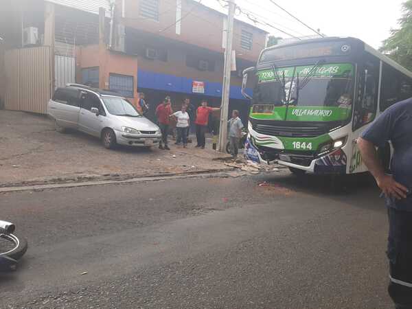 Diario HOY | Imprudente maniobra ocasiona fatal cuádruple accidente