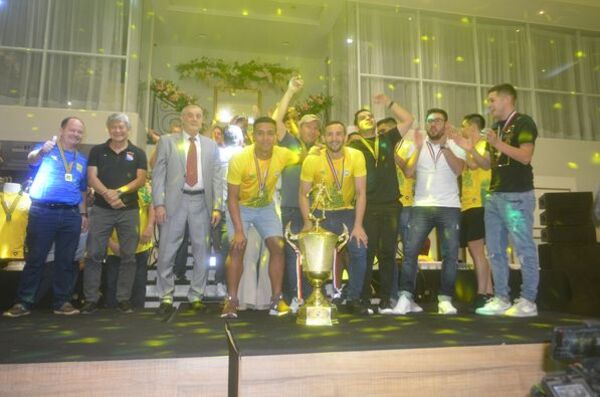 INOLVIDABLE NOCHE DE LOS CAMPEONES
