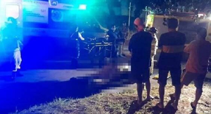 De un disparo en la cabeza asesinó a un joven que lo intentó despertar - Noticiero Paraguay