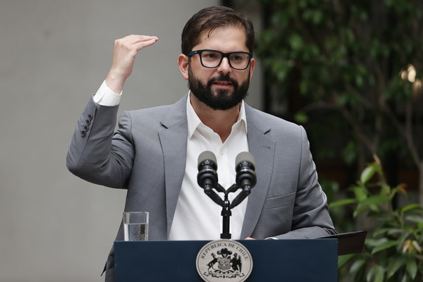 Boric promulga polémica ley de seguridad que da más facultades a policía - MarketData