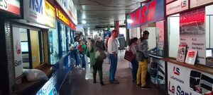 Récord de salida de pasajeros en Estación de Buses de Asunción - Nacionales - ABC Color