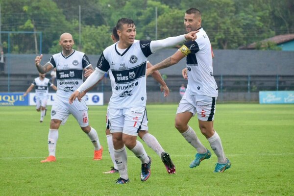 Versus / El Jueves Santo abrió la segunda fecha de la Intermedia con un empate y el triunfo del "24"