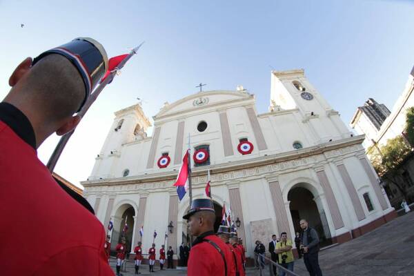 Recorrido por las Siete Iglesias, Vía Crucis y paseos por cementerios de Asunción ofrecen para estos días santos
