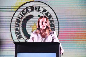 Camioneta de Soledad Núñez cae a una cuneta en Tobatí - Radio Imperio