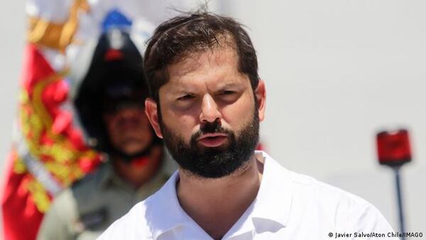 Boric promulga polémica ley de seguridad que da más facultades a la Policía