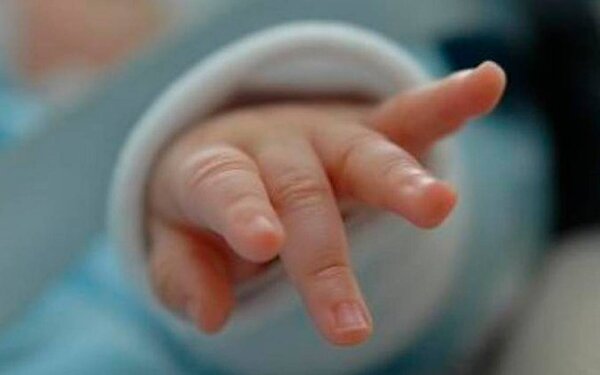 Imputan a mujer que intentó estrangular a su hijo de 2 años