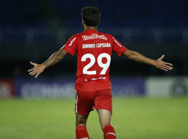 Versus / Un Tacuary con suplentes no aguantó y fue goleado por Bragantino en la Copa Sudamericana