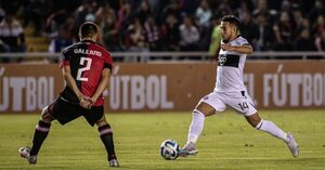 Versus / Fernando Cardozo: "Siempre tratamos de ganar en todas las canchas"