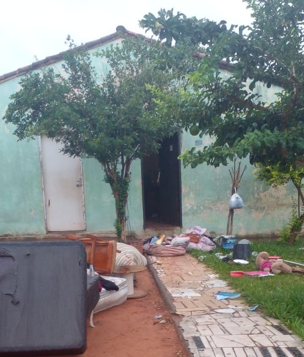 Violencia en días santos: empujó a su mujer contra la pared y le dio golpes de puño - Radio Imperio
