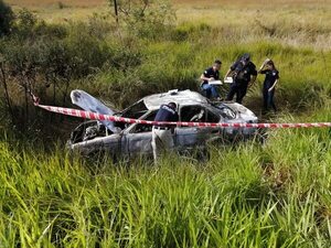 Video: mujer fallece calcinada dentro de un auto en Paraguarí - Policiales - ABC Color