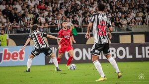 Versus / Entre goles y asistencias: "Tito" Villalba y su gran momento en Libertad