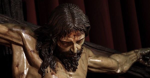 Diario HOY | Vía Crucis relatado en el foyer del Ignacio A. Pane