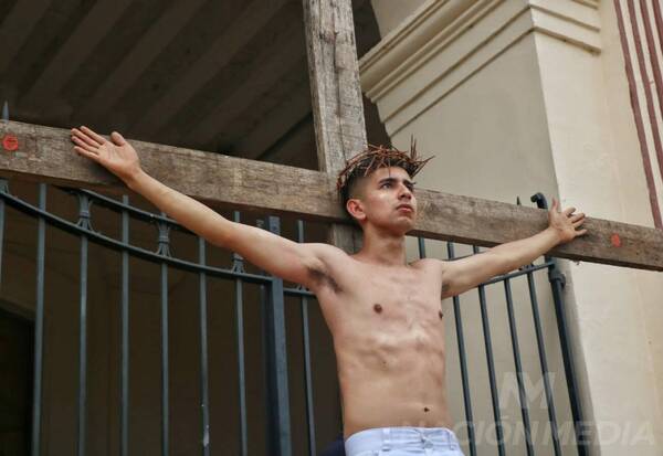 [GALERÍA] Vía Crucis y circuitos religiosos en varios rincones del país