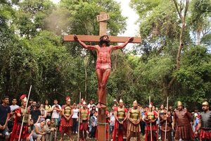 “Vía crucis viviente” con más de 5.000 espectadores en Atyrá - Nacionales - ABC Color