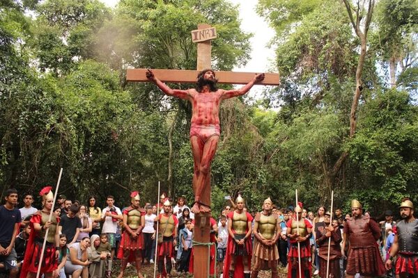 “Vía crucis viviente” con más de 5.000 espectadores en Atyrá - Nacionales - ABC Color