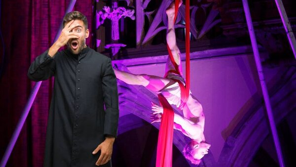 Un sacerdote francés, amenazado de muerte tras un espectáculo "sexy" de pole dance