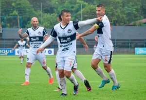 Intermedia: “Los Bravos del 24” festejan en Areguá - Fútbol de Ascenso de Paraguay - ABC Color