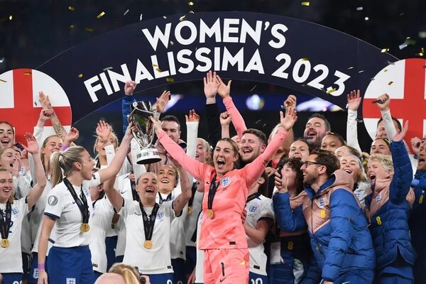 Inglaterra gana ante Brasil la Finalissima - Fútbol Internacional - ABC Color