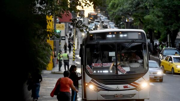 La campaña del Partido Colorado no habla del transporte público
