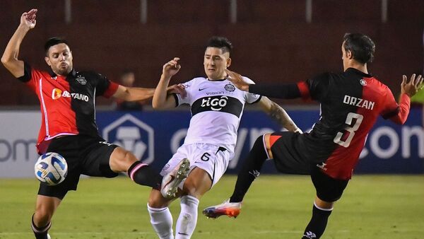Diego Aguirre calificó de positivo el empate en Perú