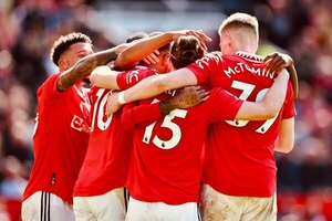 Versus / Manchester United derrota al Everton pero enciende alarmas por lesión de Rashford