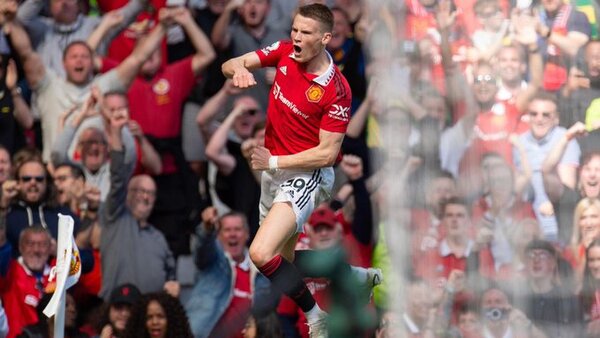 Manchester United protege su plaza 'Champions'