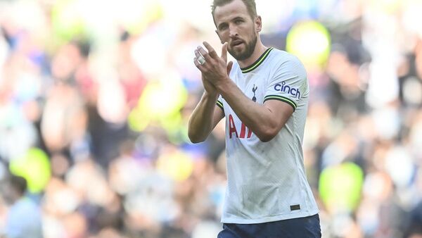 Harry Kane no falla ante el Brighton de Enciso