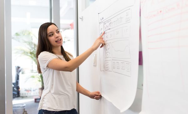 Diario HOY | A colación de y a propósito de: significados distintos