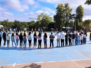 Jóvenes salen a la búsqueda de Jesús participando del triduo pascual en Carapeguá - Nacionales - ABC Color