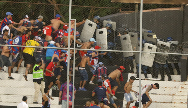 Versus / En Cerro está furiosos tras la apelación rechazada: "Nuestro estadio es por lejos el más seguro"