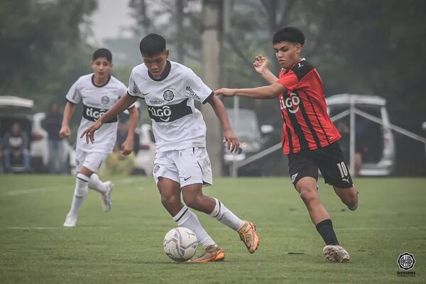 Sub 14: Libertad quedó con el clásico blanco y negro y la cima - Libertad - ABC Color