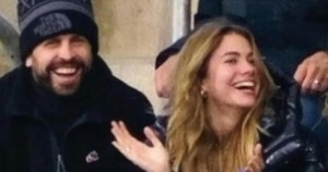 Piqué y Clara se muestran felices ahora que Shakira les dejó la mansión de Barcelona