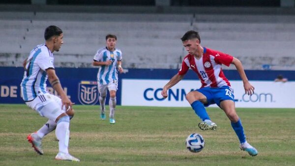 Paraguay cede un empate en el final y avanza como segundo