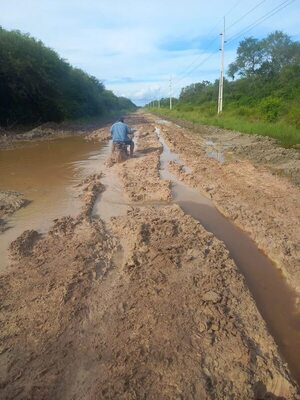 Precaria situación de caminos no impidió demostración de fe en el Alto Paraguay - Noticias del Chaco - ABC Color