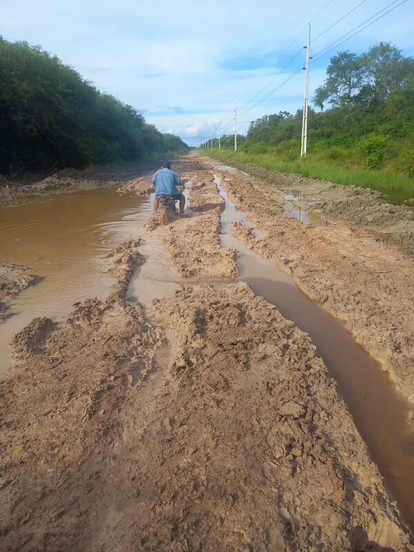 Precaria situación de caminos no impidió demostración de fe en el Alto Paraguay - Noticias del Chaco - ABC Color