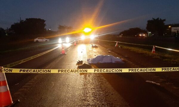 Automovilista huye tras ocasionar fatal accidente