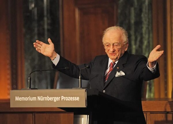 Muere Ben Ferencz, el último fiscal de los juicios de Nuremberg - Mundo - ABC Color