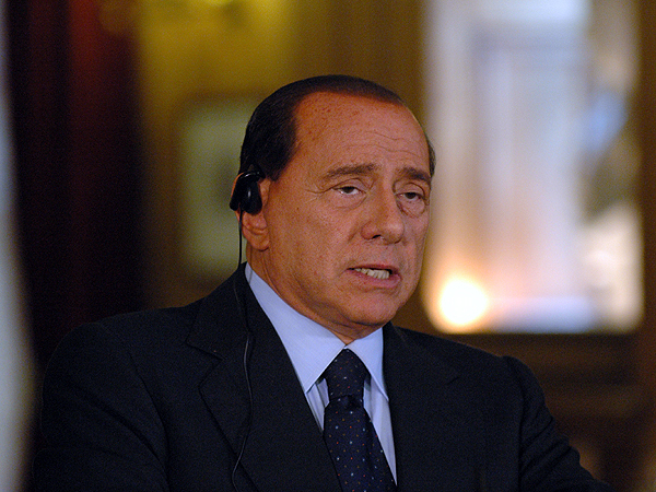 Berlusconi permanece en la UTI