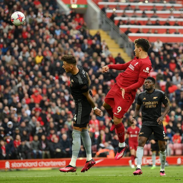 Liverpool y Arsenal igualaron en un partido lleno de emociones hasta el final | 1000 Noticias