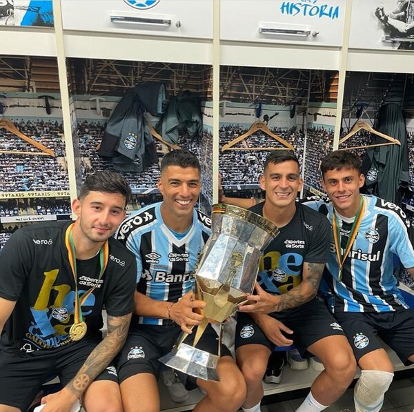 Mathías Villasanti e Isidro Pitta, campeones estaduales en el fútbol brasileño | 1000 Noticias